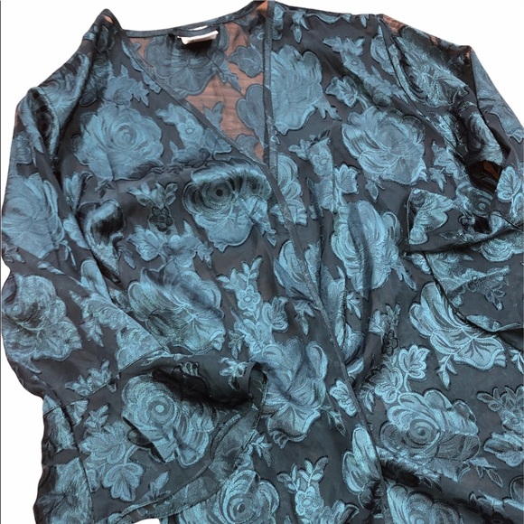 Secret Treasures small emerald green floral robe - Picture 2 of 10